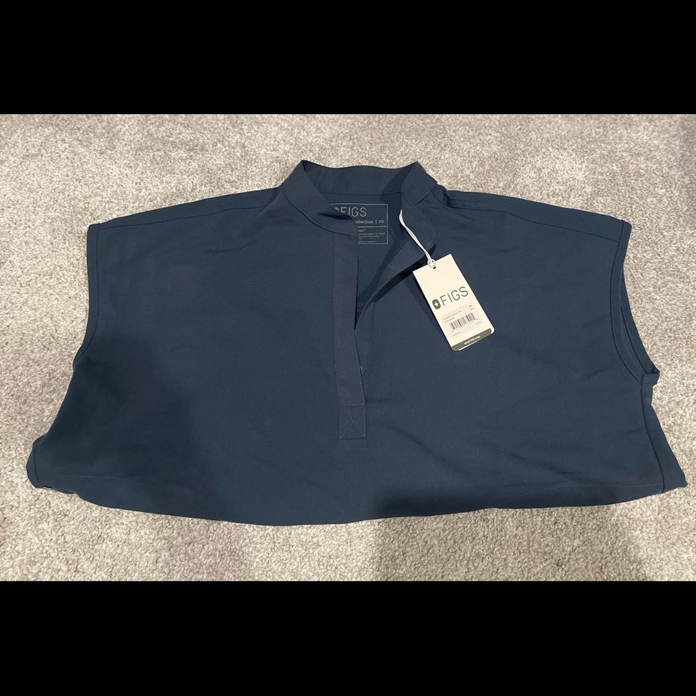 FIGS Scrub  NWT XSmall *Dark Harbor* Rafaela TOP only  $40